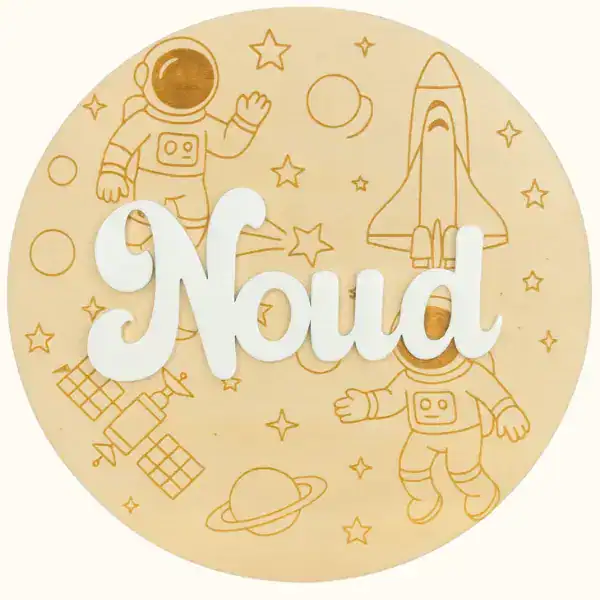 Houten naambordje in het astronaut en ruimte thema - gepersonaliseerd met je eigen naam